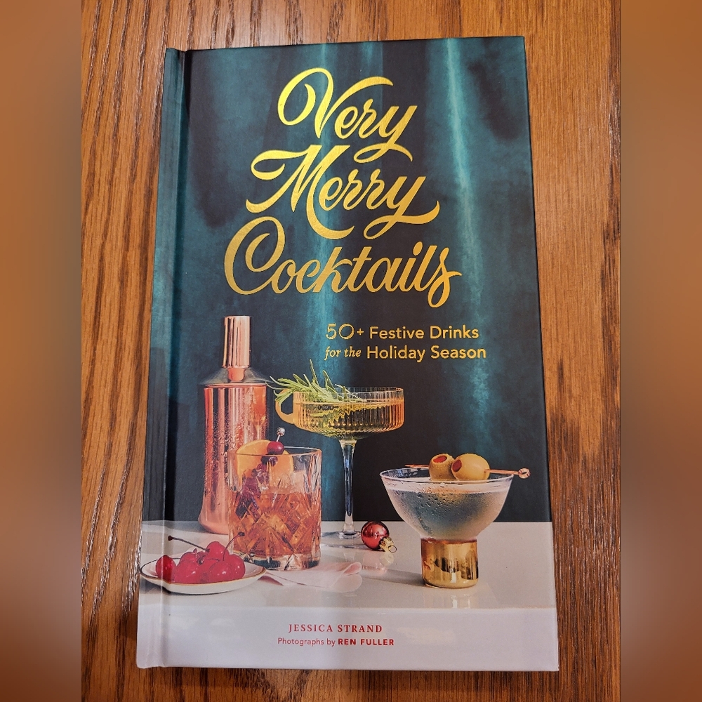 Very Merry Cocktails Book